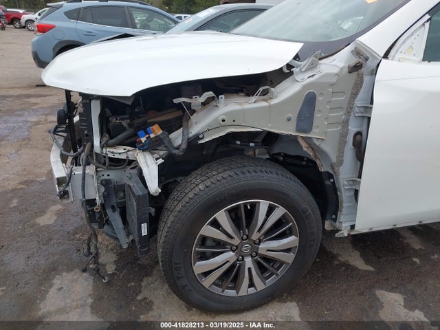 5N1DR2MN1JC673562 Nissan Pathfinder Sv