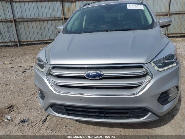 1FMCU0J96KUA39858 Ford Escape Titanium
