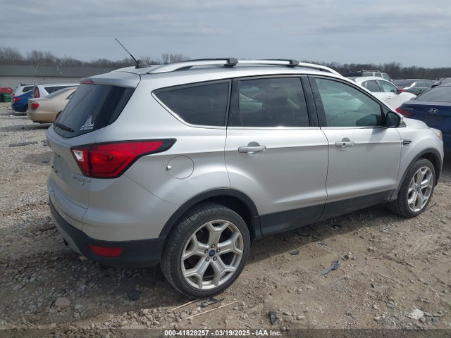1FMCU0J96KUA39858 Ford Escape Titanium
