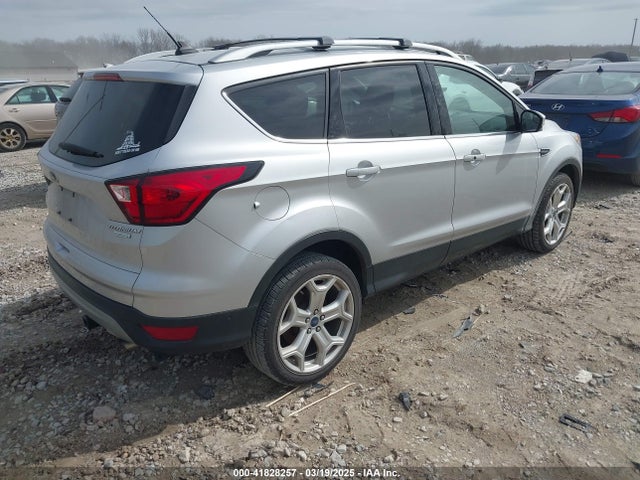 1FMCU0J96KUA39858 Ford Escape Titanium