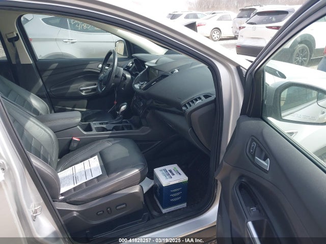 1FMCU0J96KUA39858 Ford Escape Titanium