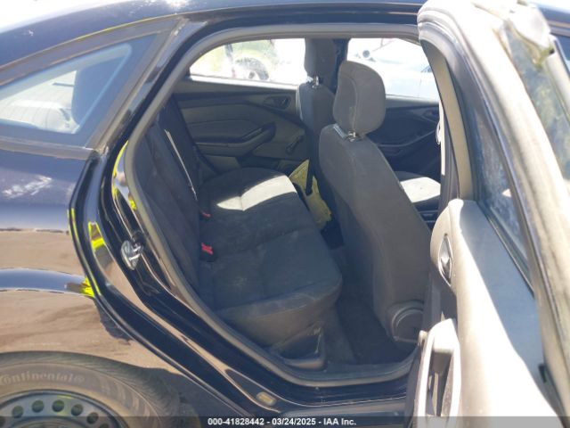 1FADP3E21HL244555 Ford FOCUS S