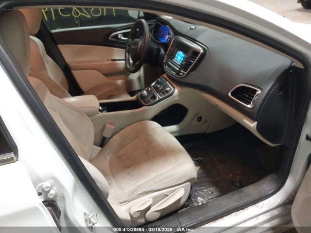 Chrysler 200 Limited 2015 1C3CCCAB6FN693470 Image 5