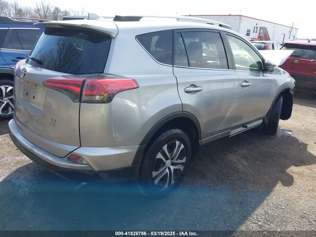 JTMBFREV3JJ216131 Toyota RAV4 LE