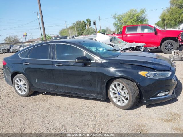 3FA6P0HDXHR119527 Ford FUSION SE