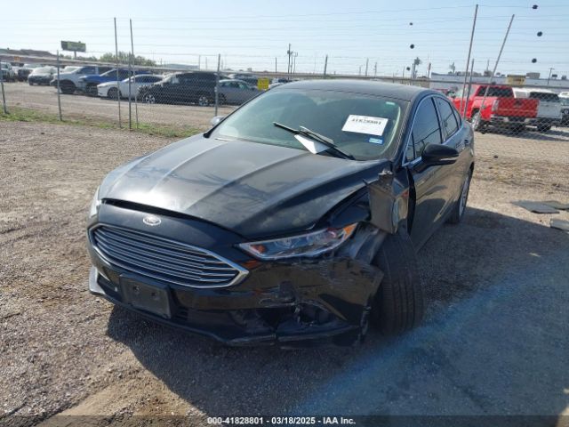 3FA6P0HDXHR119527 Ford FUSION SE
