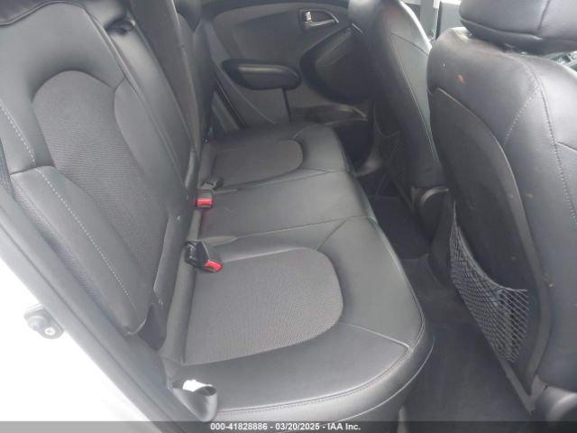 KM8JT3AF3FU959938 Hyundai TUCSON GLS