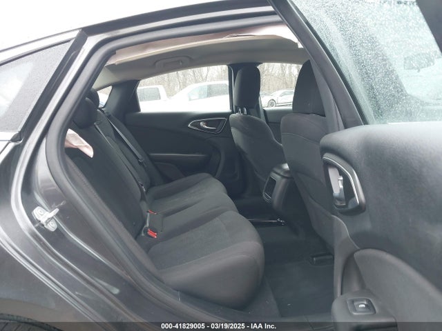 Chrysler 200 Limited 2016 1C3CCCAB2GN166303 Image 8