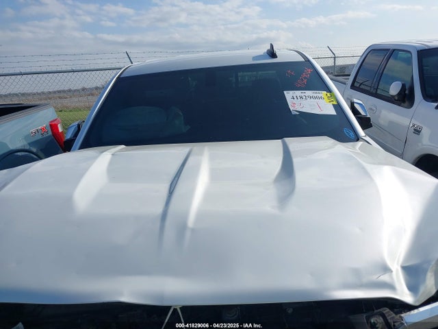 3GCUKSEJ5JG634863 Chevrolet Silverado 1500 1lz