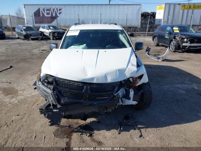 3C4PDCAB4JT498082 Dodge JOURNEY SE