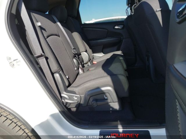 3C4PDCAB4JT498082 Dodge JOURNEY SE