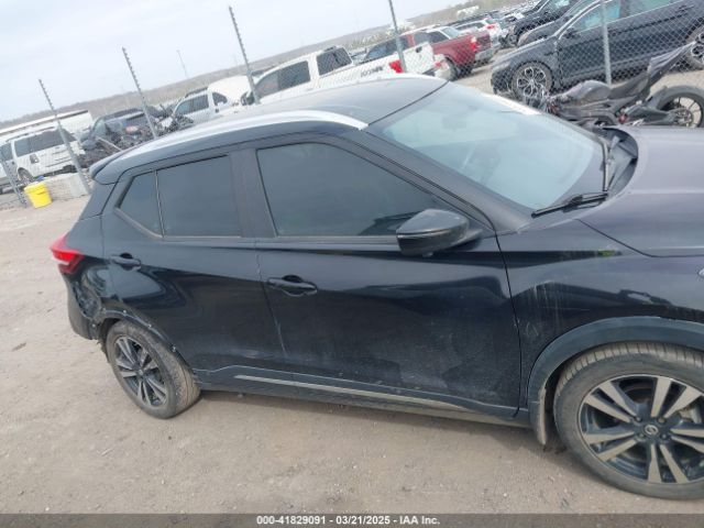 3N1CP5CU1KL556105 Nissan KICKS SR