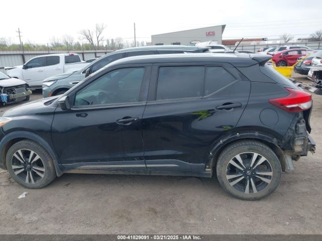 3N1CP5CU1KL556105 Nissan KICKS SR