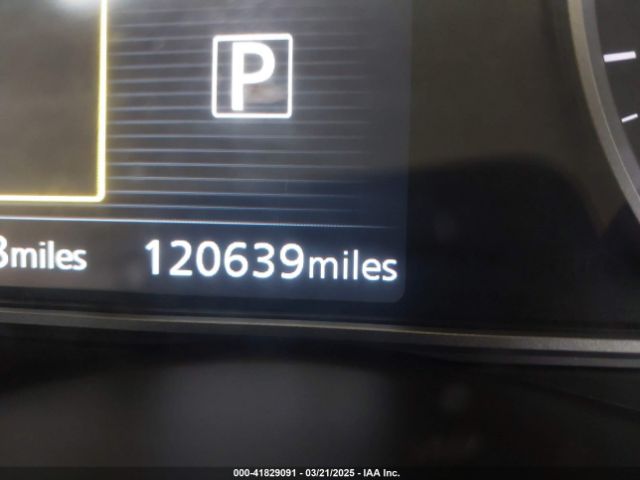 3N1CP5CU1KL556105 Nissan KICKS SR