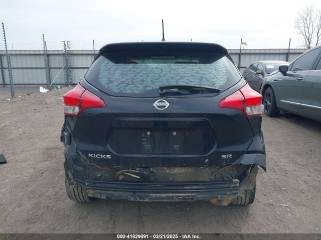 3N1CP5CU1KL556105 Nissan KICKS SR