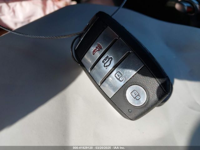 5XXGT4L38KG365515 KIA Optima S
