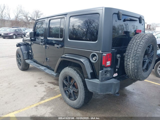 1C4BJWEG4FL542689 Jeep Wrangler Unlimited Sahara