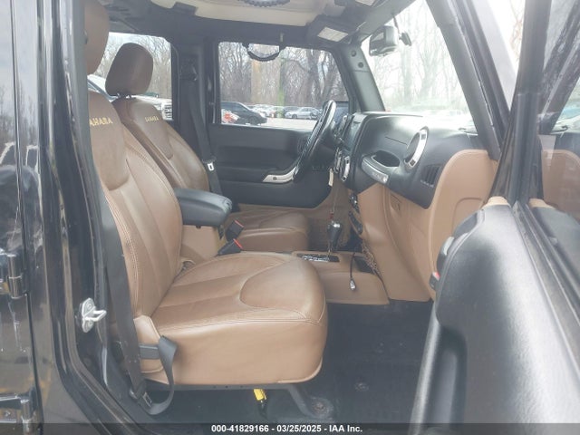 1C4BJWEG4FL542689 Jeep Wrangler Unlimited Sahara