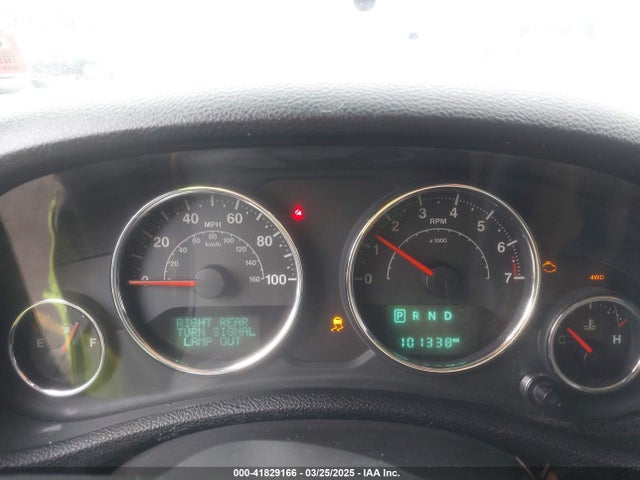 1C4BJWEG4FL542689 Jeep Wrangler Unlimited Sahara