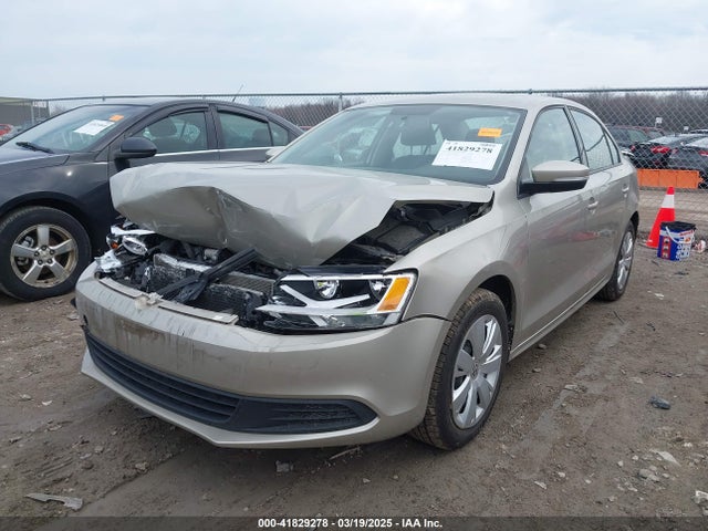 3VWD17AJXEM273043 Volkswagen Jetta 1.8t Se