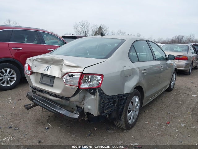 3VWD17AJXEM273043 Volkswagen Jetta 1.8t Se
