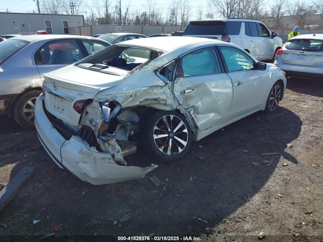 1N4AL3AP6JC143033 Nissan Altima 2.5 Sr