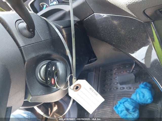 1FMCU0GD8HUA46413 Ford ESCAPE SE
