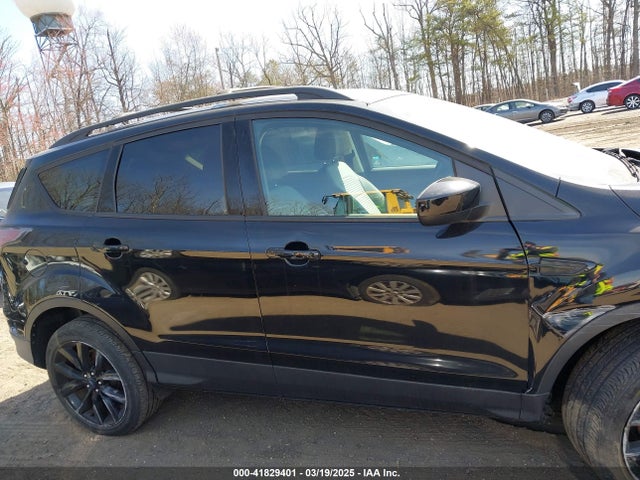 1FMCU0GD8HUA46413 Ford ESCAPE SE