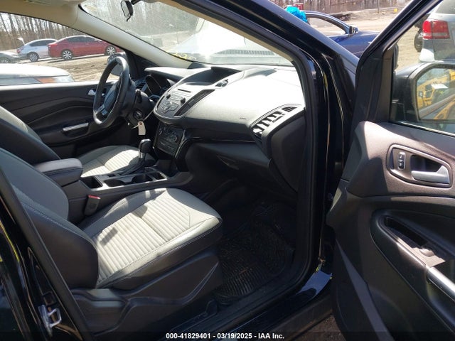 1FMCU0GD8HUA46413 Ford ESCAPE SE