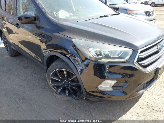 1FMCU0GD8HUA46413 Ford ESCAPE SE