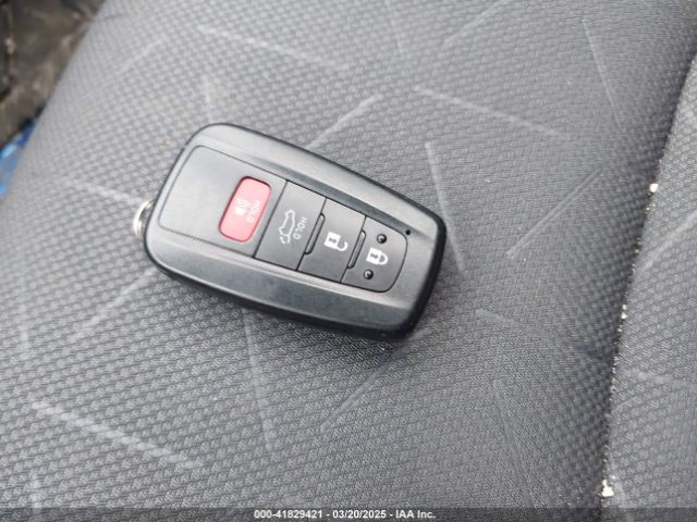 JTMP1RFV0KD031165 Toyota Rav4 Xle