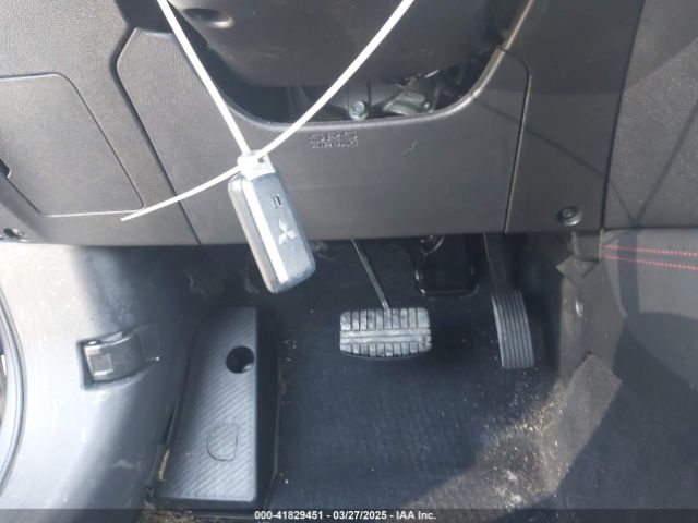 JA4AP3AW5JU000696 Mitsubishi Outlander Sport 2.4 Se