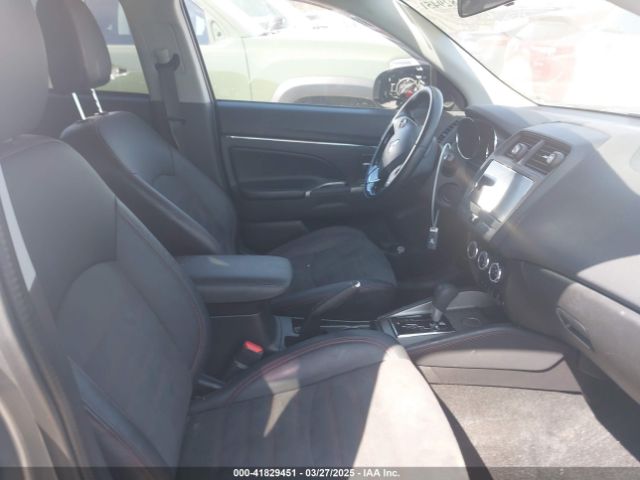 JA4AP3AW5JU000696 Mitsubishi Outlander Sport 2.4 Se