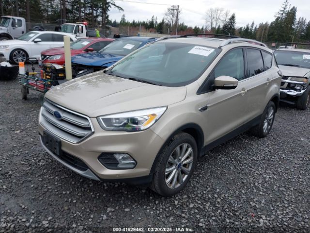 1FMCU9J90JUC62271 Ford Escape Titanium
