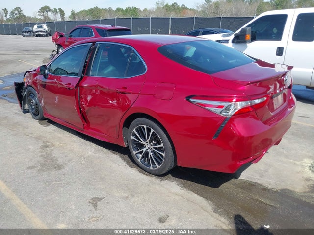 4T1B11HK2JU669684 Toyota CAMRY SE