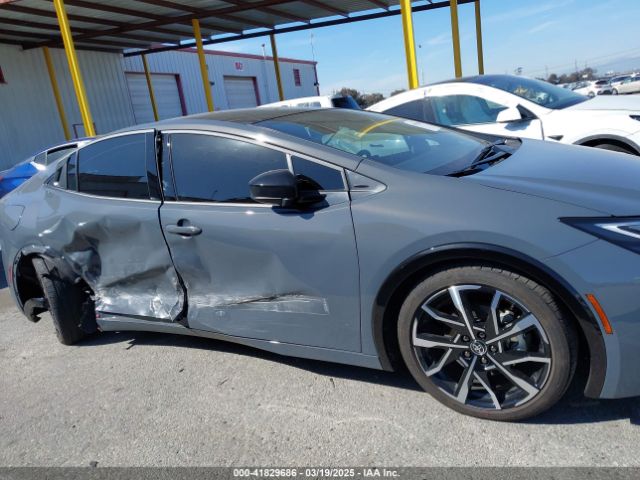 JTDACACU1R3037005 Toyota Prius Prime Xse