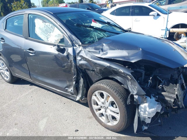 3MYDLBYV5JY322582 Toyota p5v