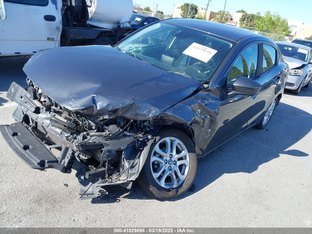 3MYDLBYV5JY322582 Toyota p5v