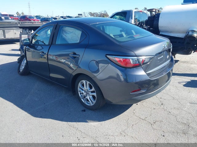 3MYDLBYV5JY322582 Toyota p5v