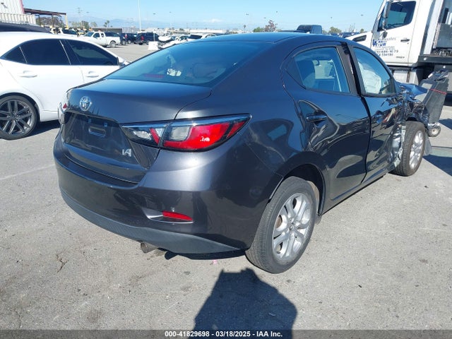 3MYDLBYV5JY322582 Toyota p5v