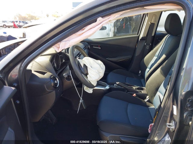 3MYDLBYV5JY322582 Toyota p5v