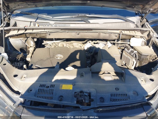 5TDJZRFH8KS975969 Toyota Highlander Se