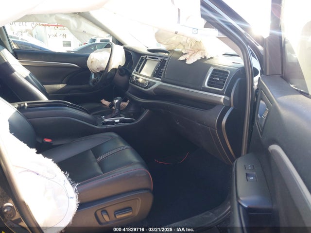 5TDJZRFH8KS975969 Toyota Highlander Se