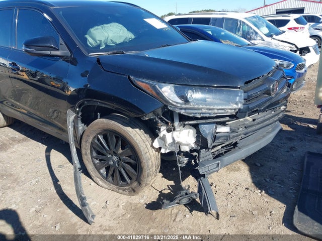 5TDJZRFH8KS975969 Toyota Highlander Se
