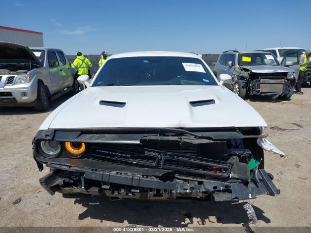 2C3CDZFJXJH212881 Dodge Challenger R/t Scat Pack