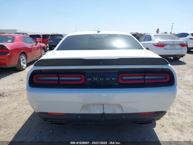 2C3CDZFJXJH212881 Dodge Challenger R/t Scat Pack