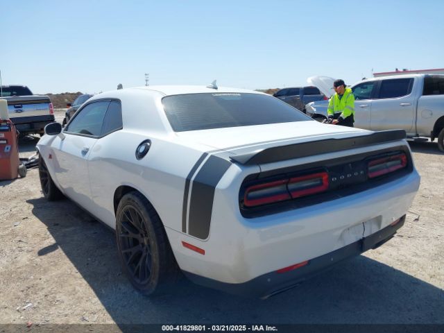 2C3CDZFJXJH212881 Dodge Challenger R/t Scat Pack