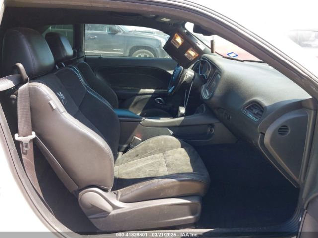 2C3CDZFJXJH212881 Dodge Challenger R/t Scat Pack