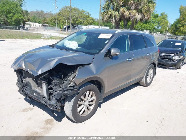 5XYPG4A35HG189017 KIA Sorento 2.4l Lx