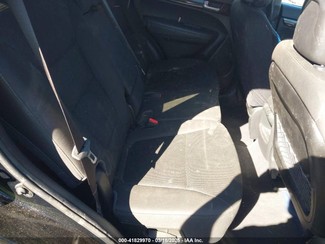 5XYKTCA66EG483726 KIA SORENTO LX